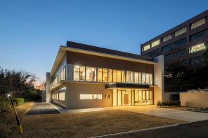 暁学園 本部管理棟