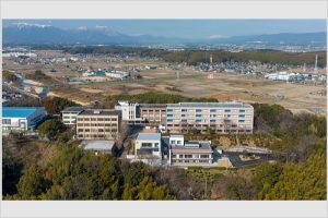 暁学園 本部管理棟